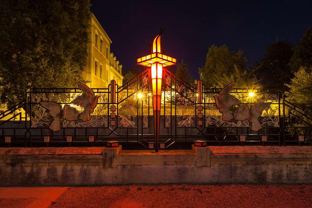 Arche Hotel Виерзон Екстериор снимка