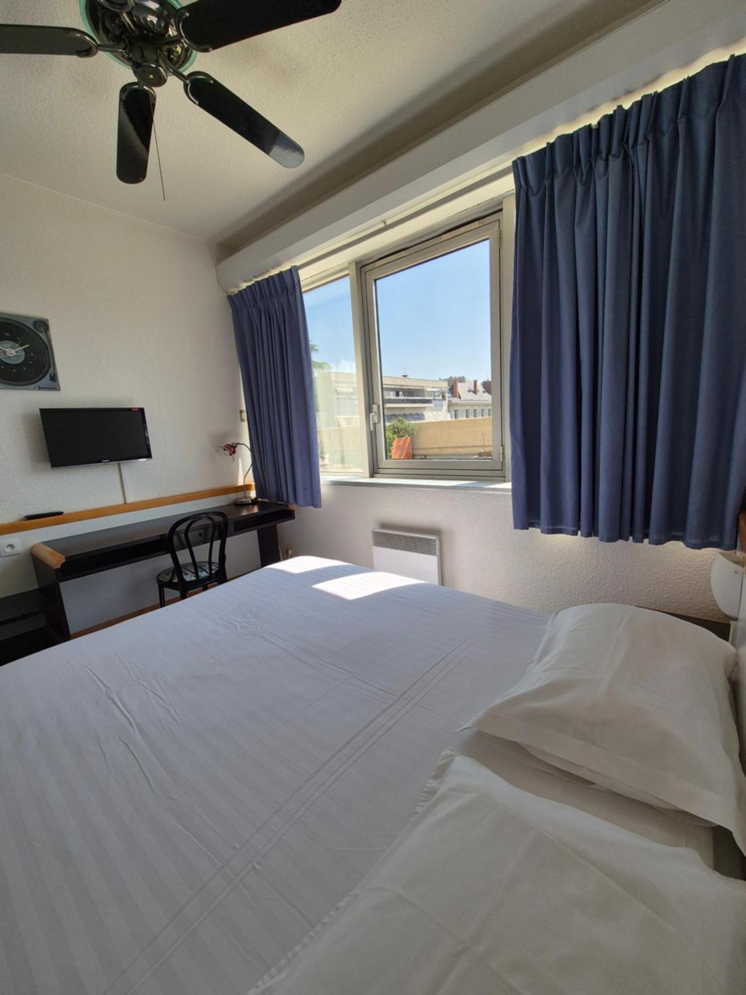 Arche Hotel Виерзон Екстериор снимка
