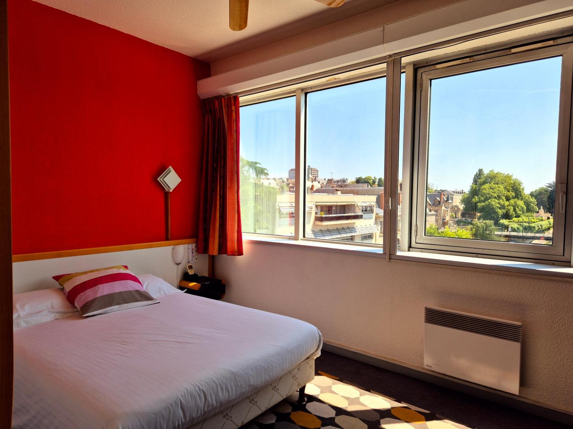 Arche Hotel Виерзон Екстериор снимка