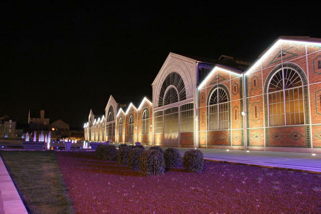 Arche Hotel Виерзон Екстериор снимка